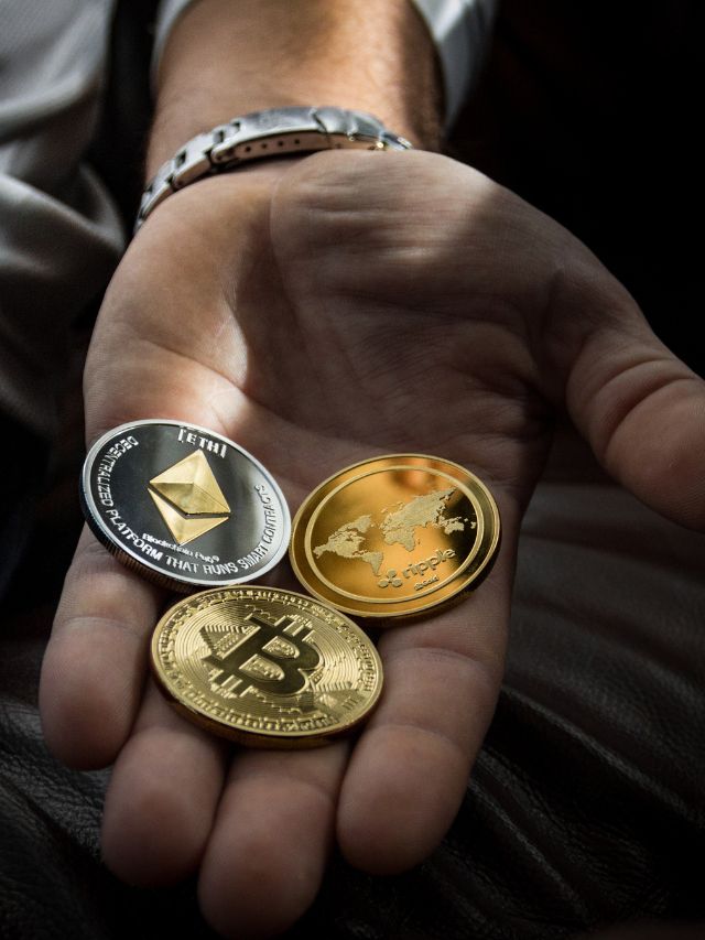 [Updated] 9 Best Cryptocurrency ETFs to Buy 2024